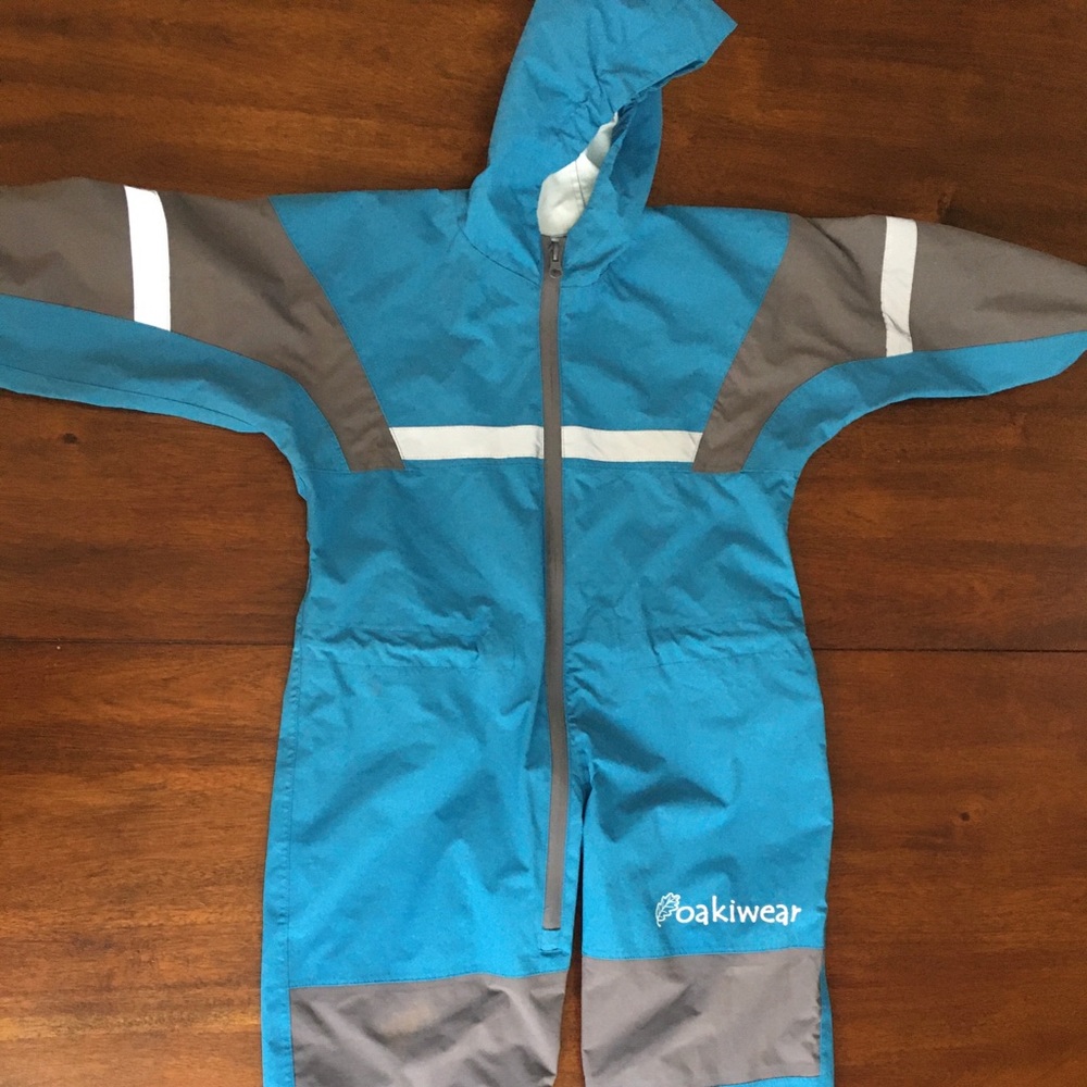 Oakiewear size 4 kids rain suit